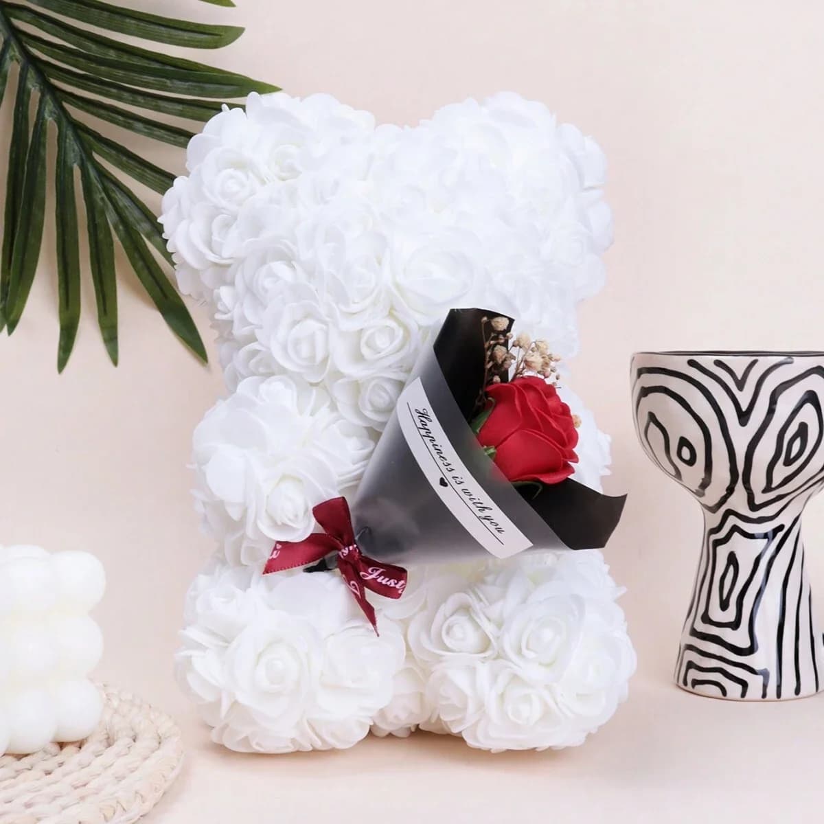 L'orsacchiotto rosa in schiuma trasporta il bouquet. Ideale per matrimoni, Festa della Mamma, grazie alle infermieri/insegnanti o altre celebrazioni!
