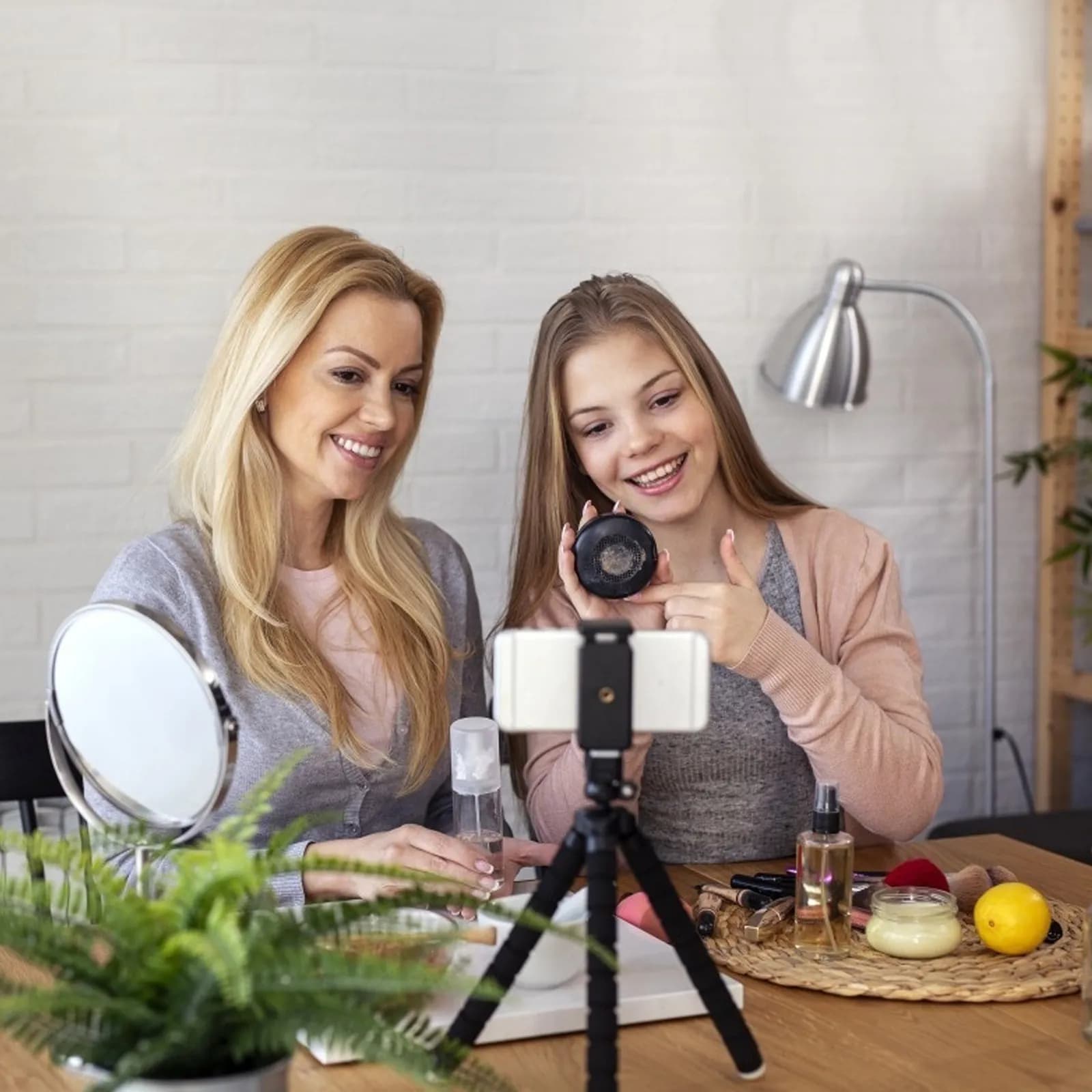 Treppiede Pieghevole per Fotocamera (2 Pezzi) per Smartphone, DSLR e Webcam da Tavolo - Cattura Nitida, Treppiede da Tavolo Pieghevole