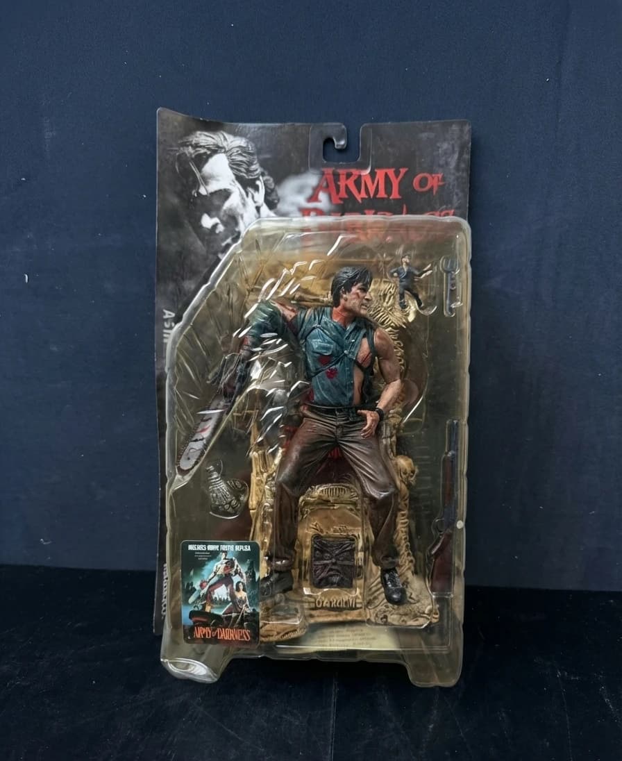 Evil Dead "Army of Darkness" ASH WILLIAMS 6" Movie Maniacs Action Figure 2000 Toys The box is slightly yellowed