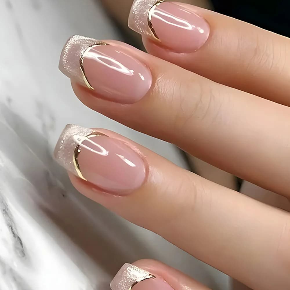 Medium-length fake nails for women and girls, brown color shaded with golden stripes, butterfly design, full cover, pressure fake nails.