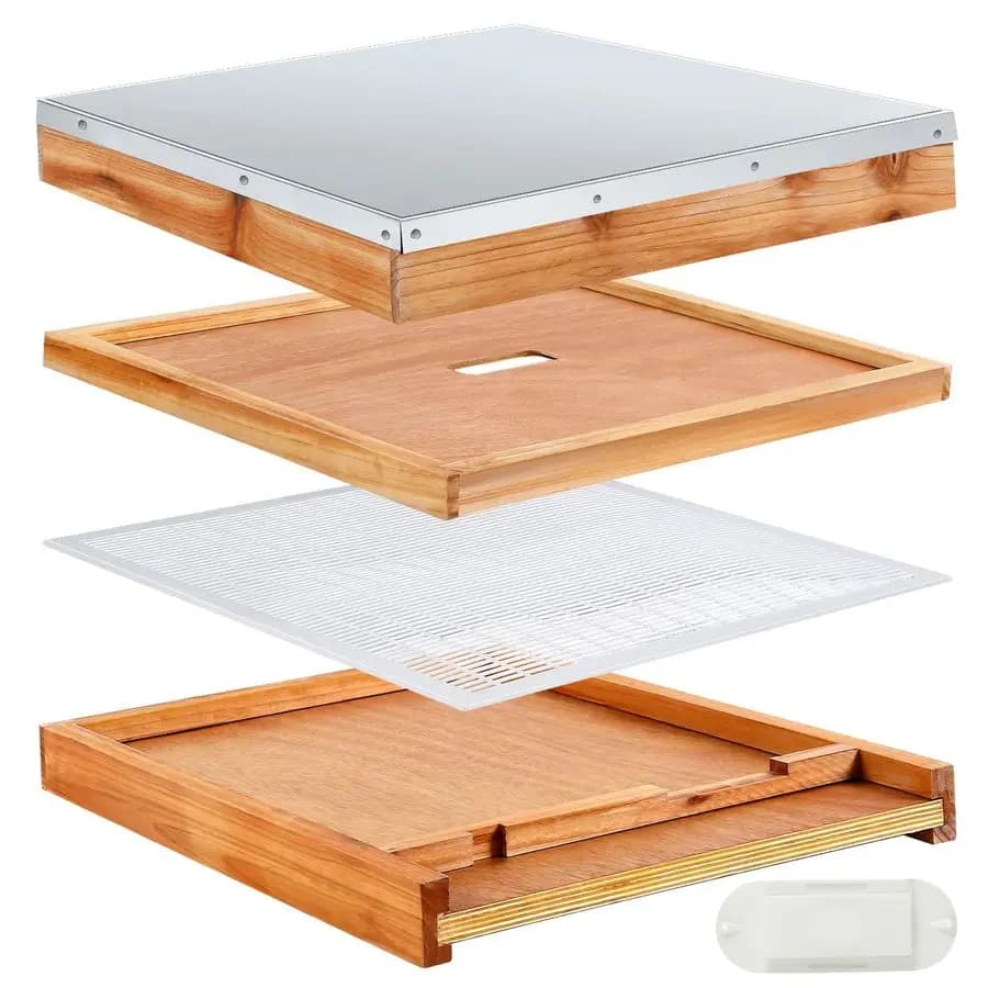 Kit di ricambi per arnia da 10 telaini, include coperchio superiore telescopico, coperchio interno ovale per l'evacuazione delle api, fondo solido e ingresso.