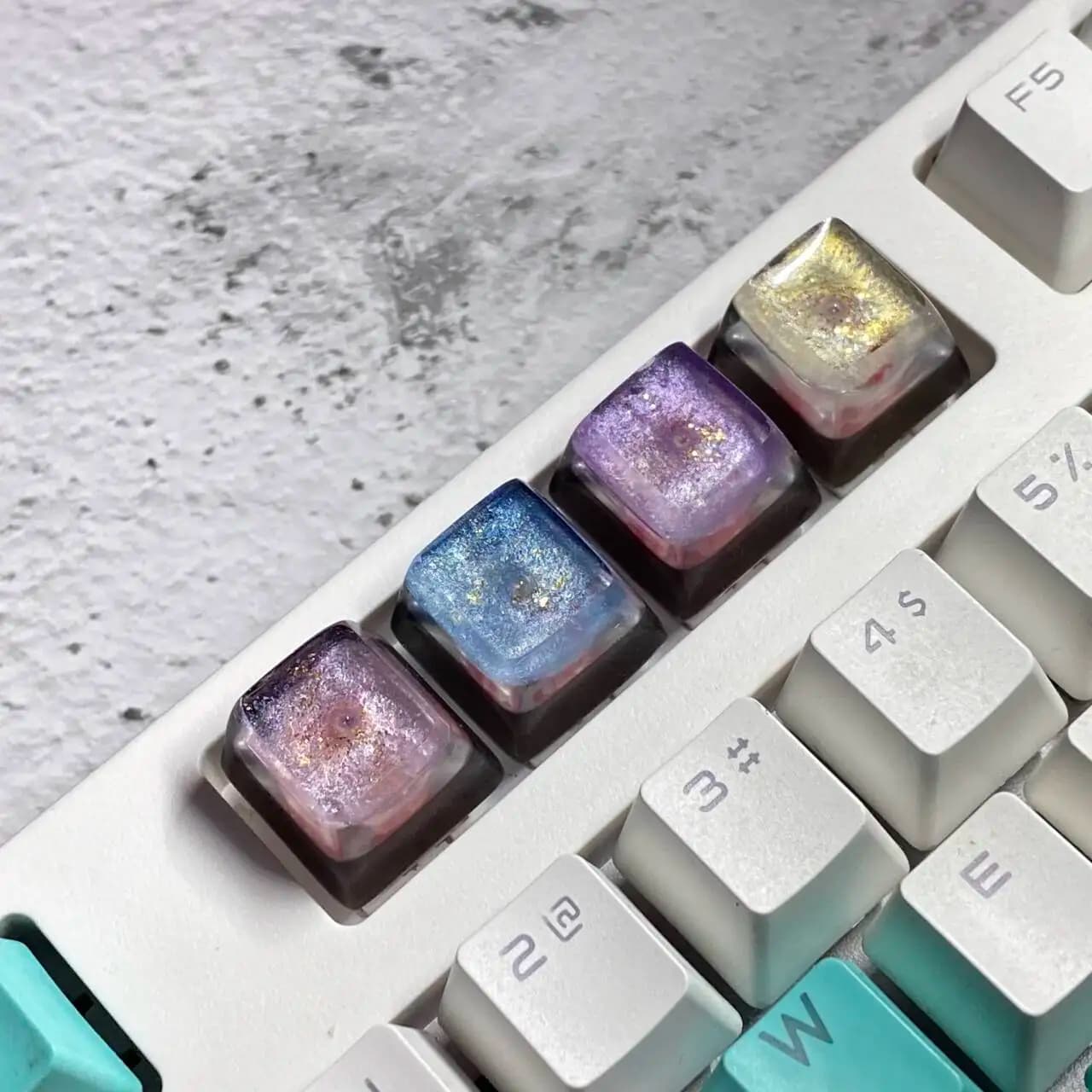 Starry Sky Galaxy Universe Personality Keycaps Translucent Cute Novel Keycap Cherry Profile Resinfor MX Keyboard