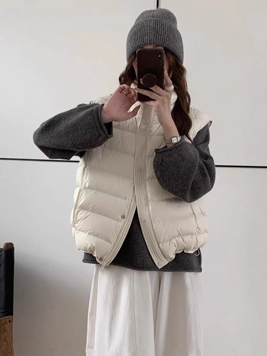 Women's Short Lightweight down Vest Quilted Jacket Versatile Fall Winter New Style White Duck Feather Padded Top Coat