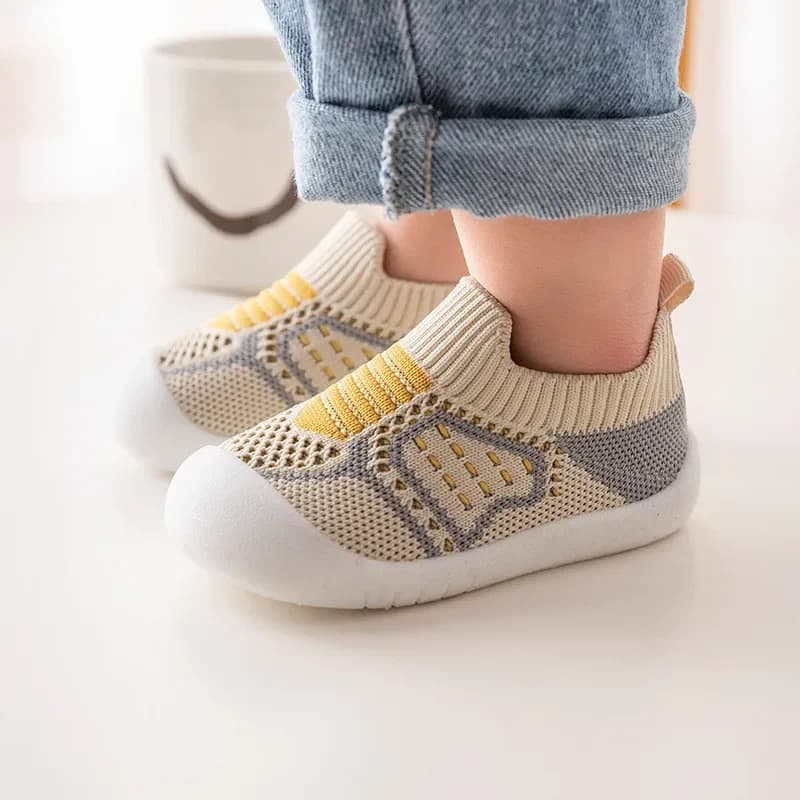 Scarpe per neonati, calzini antiscivolo e traspiranti per culla, con suola in gomma, per bambini e bambine, scarpe in rete, pantofole con fondo morbido