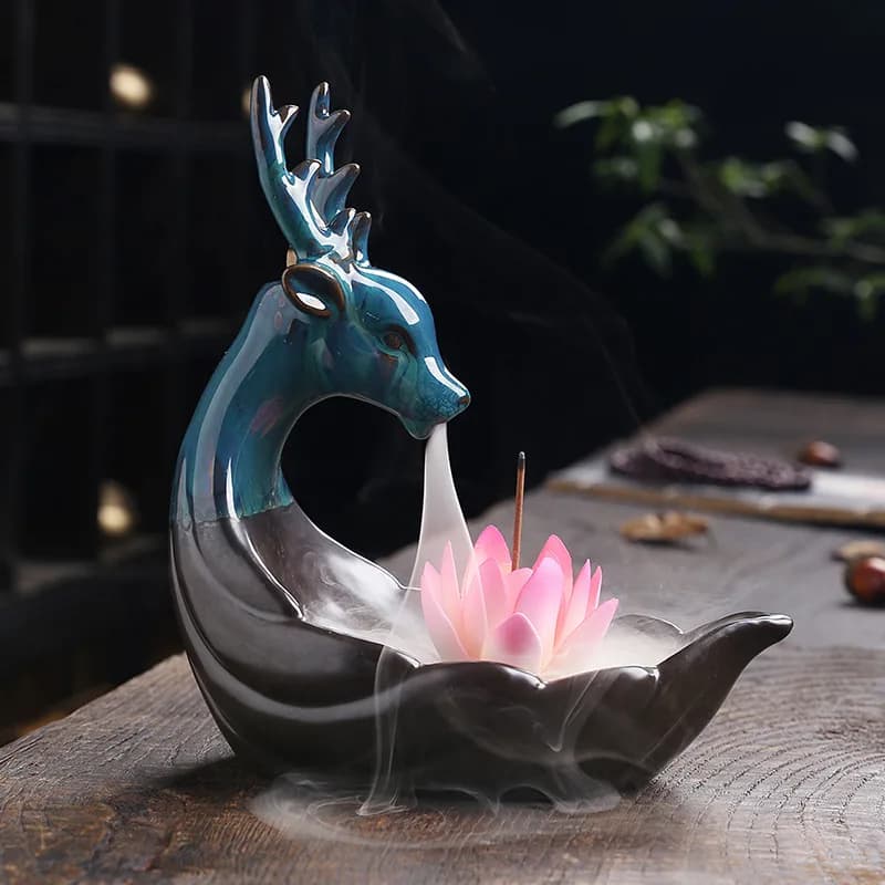 Decorazione da tavolo con mascotte fortunata di cervo carino, porta bastoncini di incenso con fiori in ceramica, bruciatore a cono, aromaterapia per interni