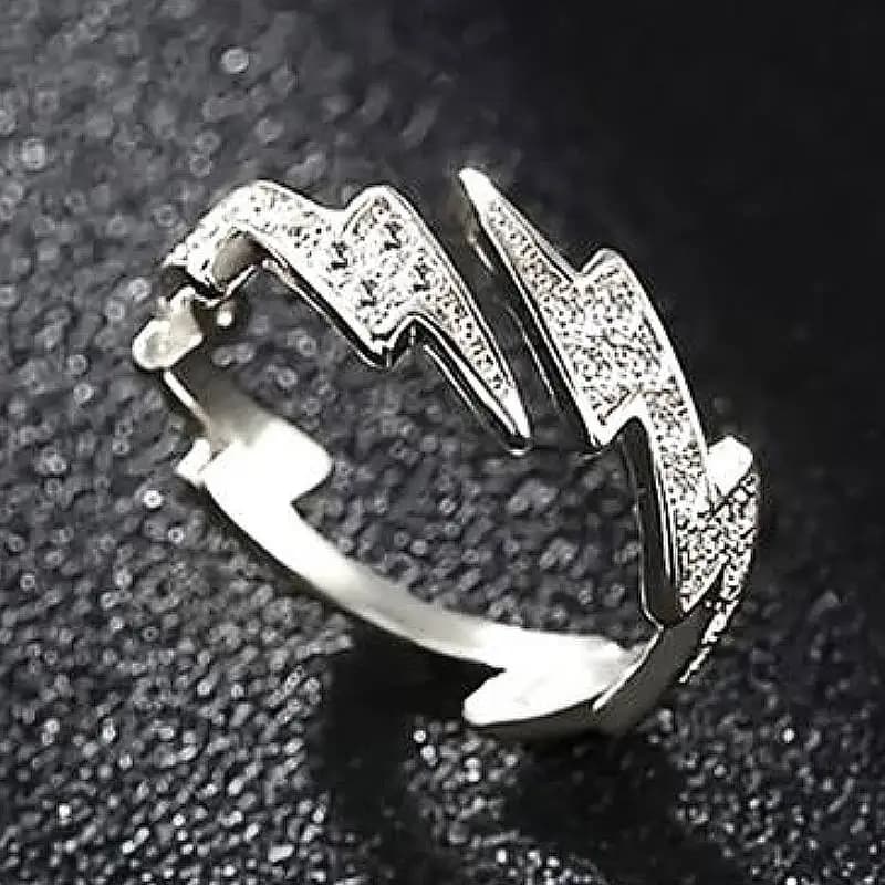 Anello Luminoso da Donna Huitan con Zirconia Cubica Brillante, Elegante Accessorio per Feste e Uso Quotidiano, Gioiello Versatile da Donna