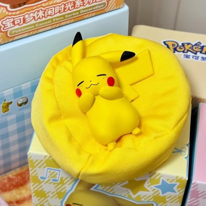 Pokemon Eevee in Posizione Dormiente Blind Box Sylveon Umbreon Flareon Jolteon Eeveelution Figure Modellini da Collezione Regali di Compleanno