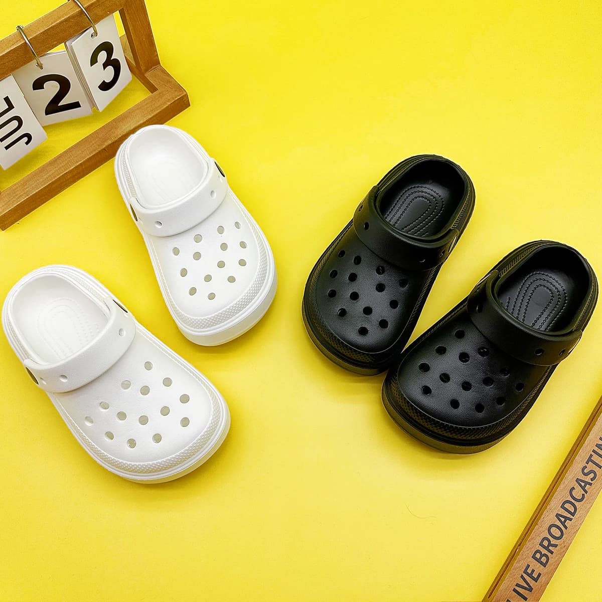 Nuove Ciabatte per Bambini e Bambine, Scarpe Barefoot, Zoccoli, Sandali a Punta Chiusa con Suola Morbida Antiscivolo 2310