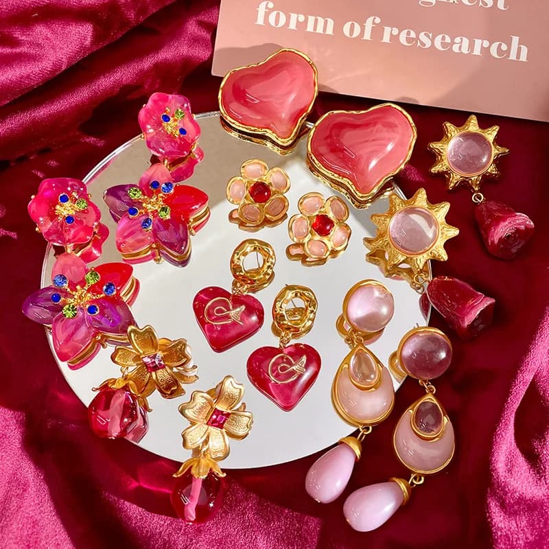 Fashion Classic Pink Color Crystal Enmale Earrings For Women Exquisite Design Pendant Flower Ear Rings Jewelry Accessories