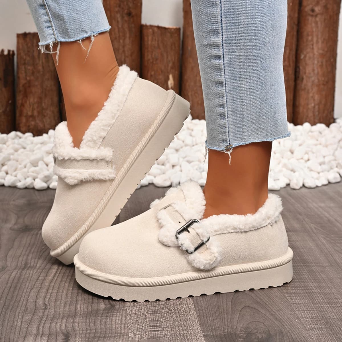 Stivali da donna Scarpe in pelliccia sintetica moda per donna Stivaletti invernali antiscivolo con fondo spesso Stivali da neve con fibbia per cintura in metallo caldo da donna