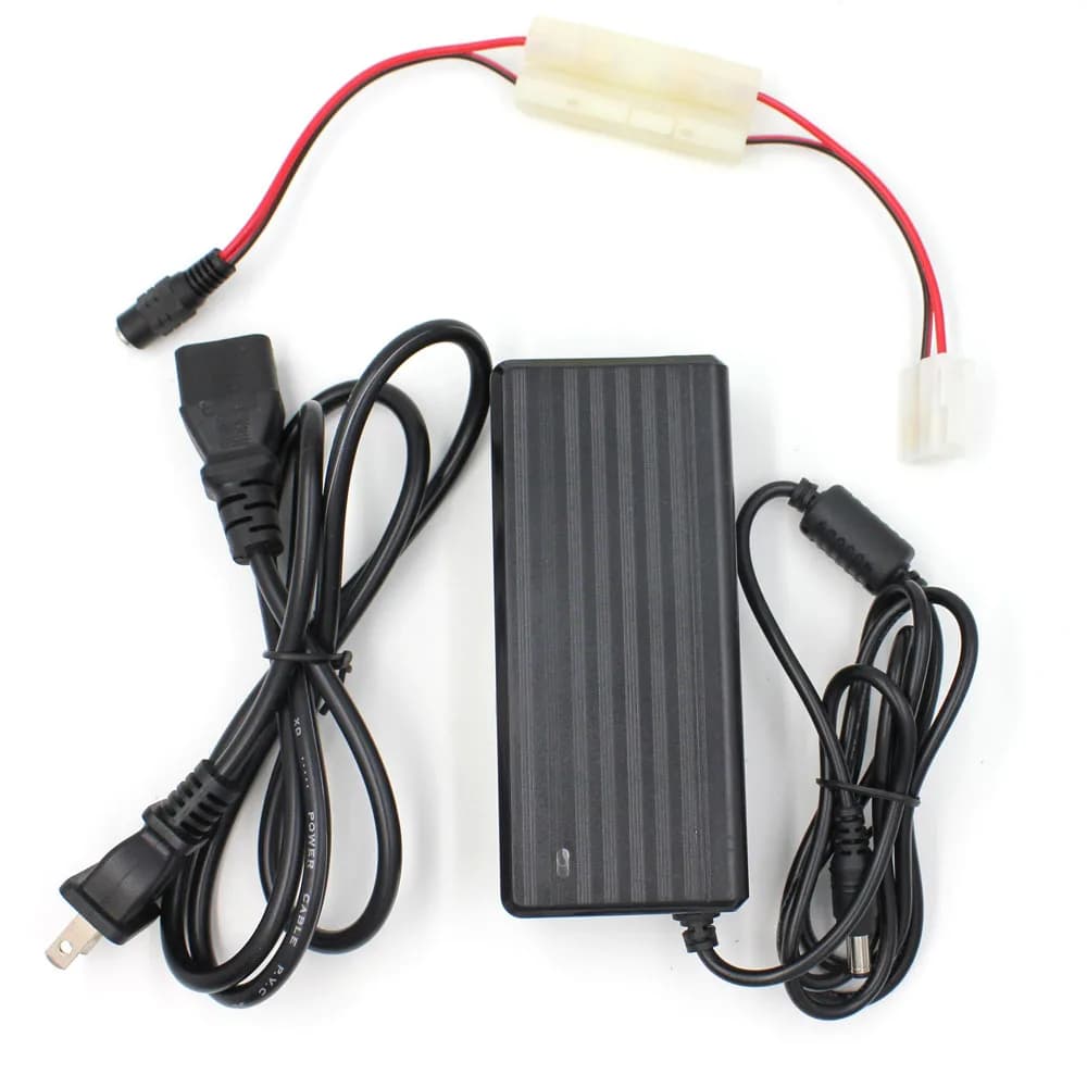 Alimentatore da parete 12V AC-138 adattatore ca per QYT KT8900 KT-8900D KT-7900D VV-808S VV-898S BJ-218 BJ-318 Walkie Talkie per auto