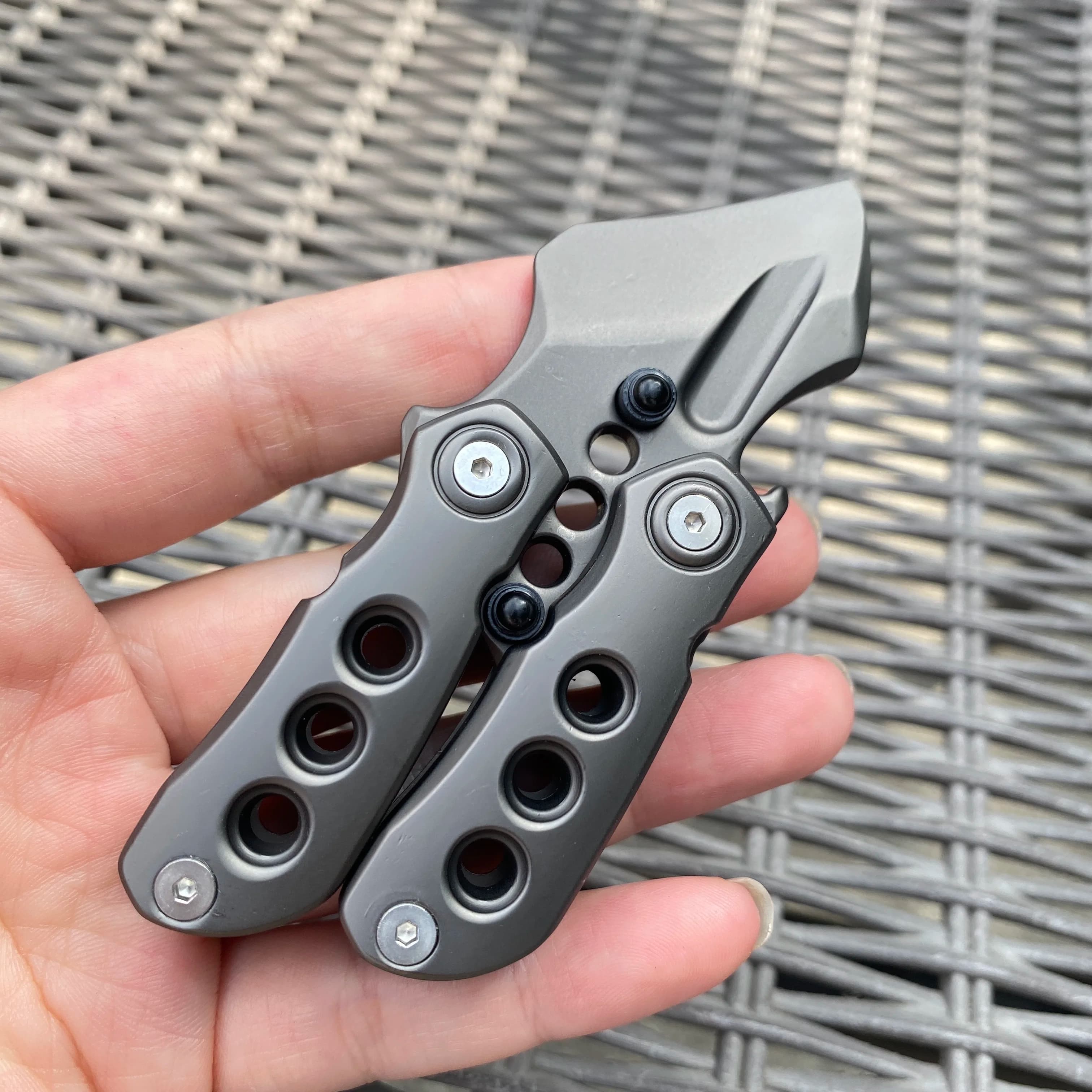 EDC Fidget Sliders Fidget Toys Sollievo dallo stress per adulti Piede di porco multifunzionale in metallo magnetico Fidget Slider Spinner