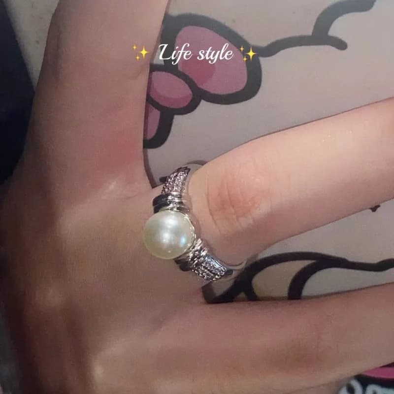 Anello con perla zircone Nuovo anello con perline rotonde di moda di lusso leggero di fascia alta da donna