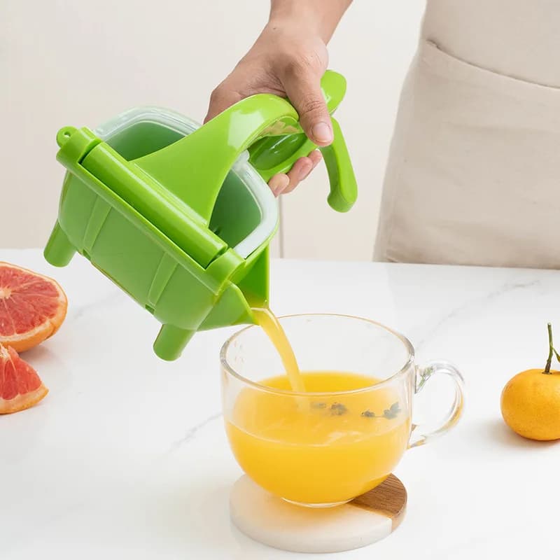 Spremiagrumi manuale multifunzionale per la casa spremiagrumi per frutta arancione pressato utensili da cucina pratici portatili Mini frullatore
