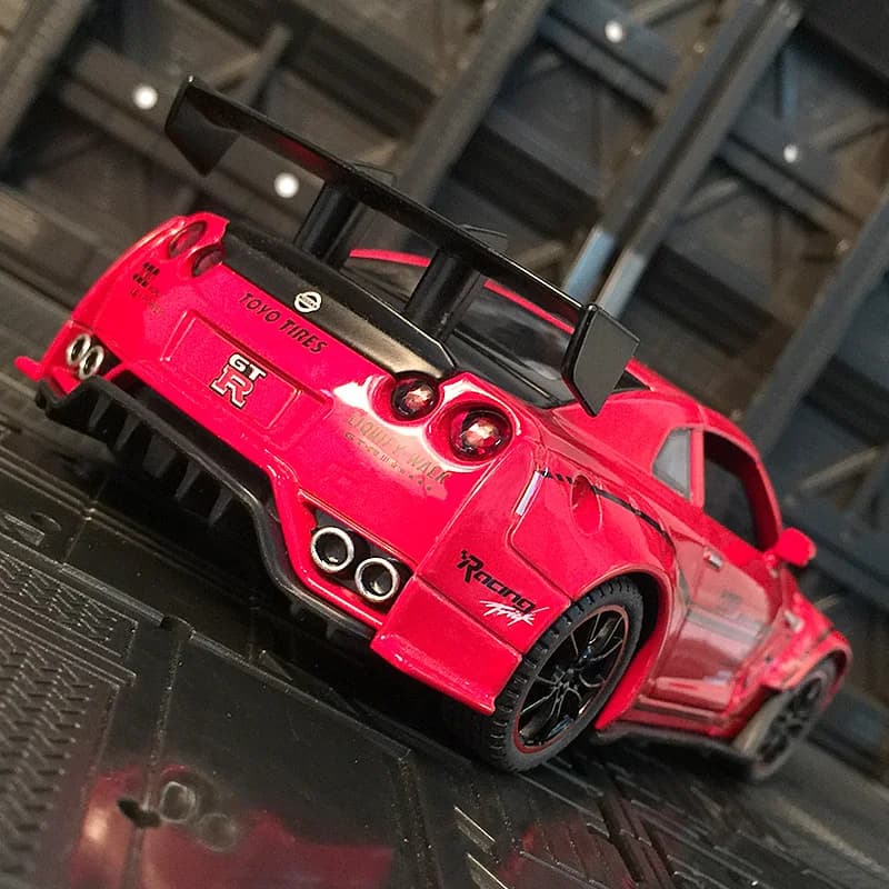 Model in Ladder 1:32 Nissan GTR35 in League, Doors and Hood Openable Motors, Openable Folder, with Sound Functions and Simulate Lighting