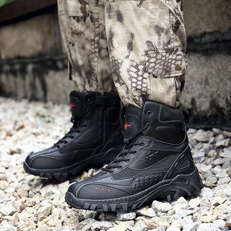 Scarpe da uomo nuove Scarpe da trekking alte da combattimento Stivali da allenamento antiscivolo Scarpe da neve Stivali da deserto da campo Stivali tattici da lavoro all'aperto