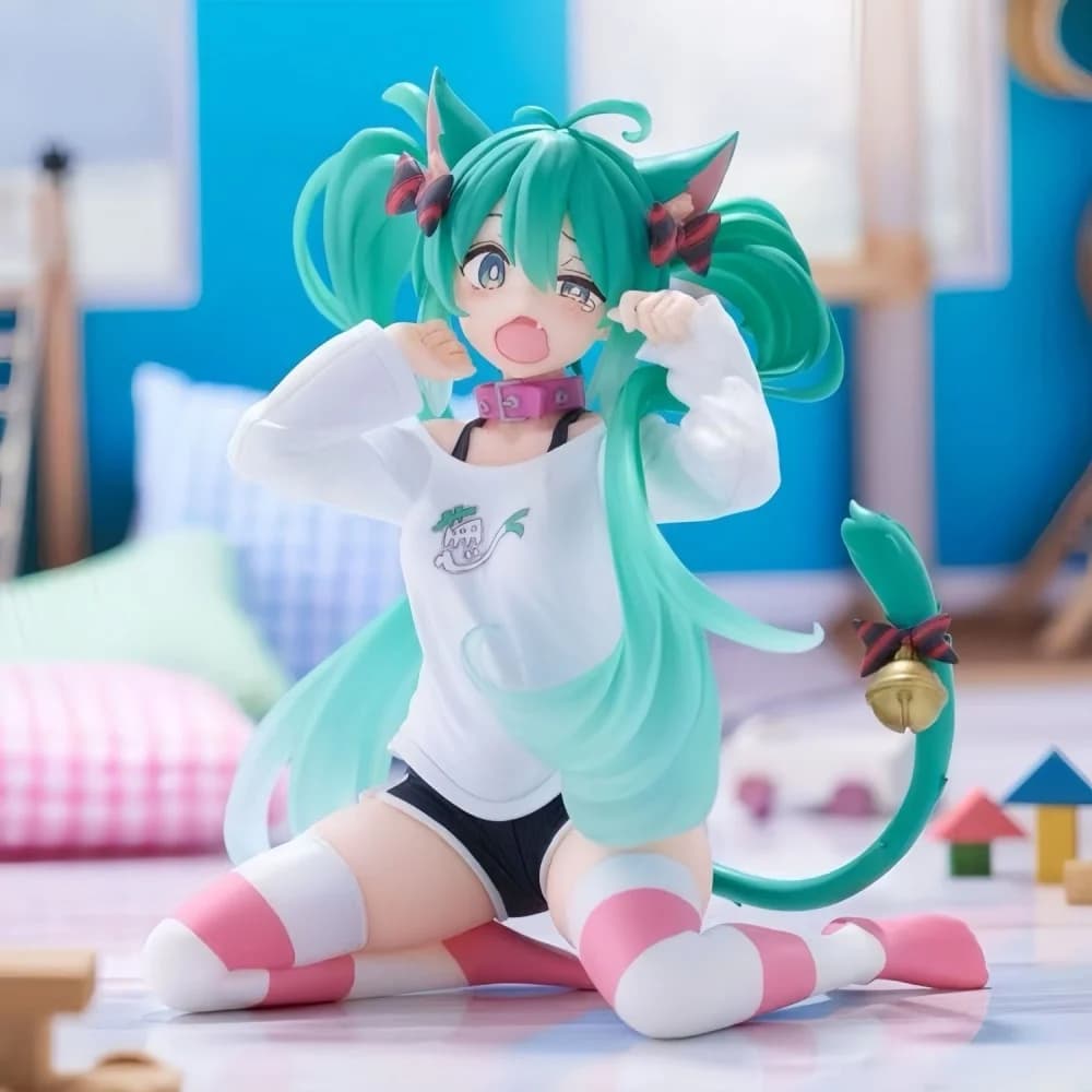 Action Figure Hatsune Miku da Scrivania, 11cm, con Orecchie da Gatto e T-Shirt, Statuetta Anime Kawaii, Modellino da Collezione, Decorazione per Scrivania