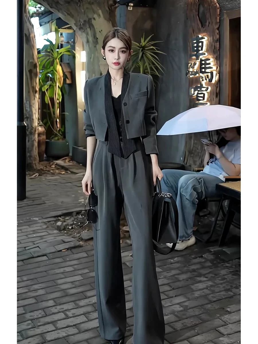 Completo Professionale da Donna Autunno 2025 Nuovo Stile con Giacca Corta con Laccio e Pantaloni a Gamba Larga, Set Due Pezzi alla Moda