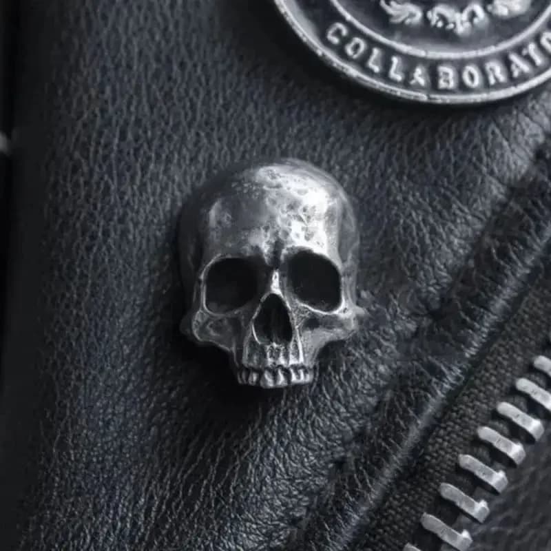 Spilla con teschio gotico vintage Spilla con teschio vintage di Halloween Spilla con distintivo con teschio horror in metallo Mini spilla per costume