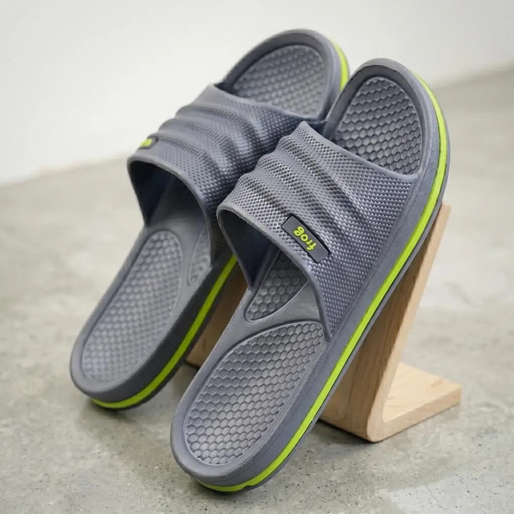 Summer men's slippers with EVA sole, soft and non abrasive, comfortable and lightweight, high-quality indoor shoes