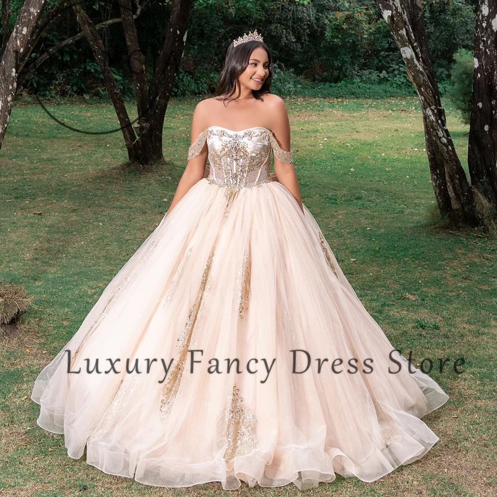 Abiti Quinceanera in cristallo glitterato con spalle scoperte Abiti da ballo per feste di compleanno dolci 16 Abiti personalizzati para mujer eleganti