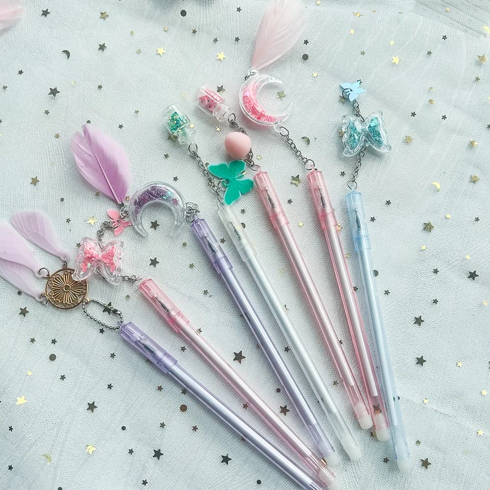 4 pezzi Kawaii cancelleria Glitter Gel Pen Cute Pendant Pen materiale scolastico Charm Bling penne accessori di cancelleria coreana