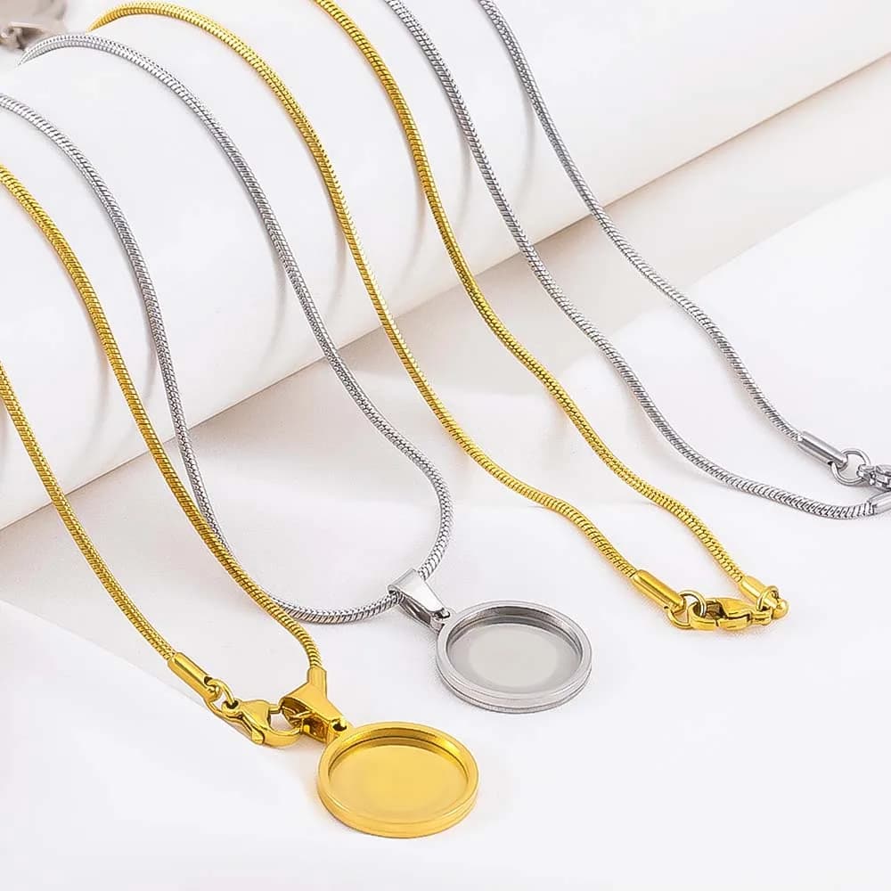 1 pezzo di catena a forma di serpente in acciaio inossidabile, pendente rotondo, vassoio di base vuoto, castone, collana vuota, ciondolo per collana fai da te, creazione di gioielli