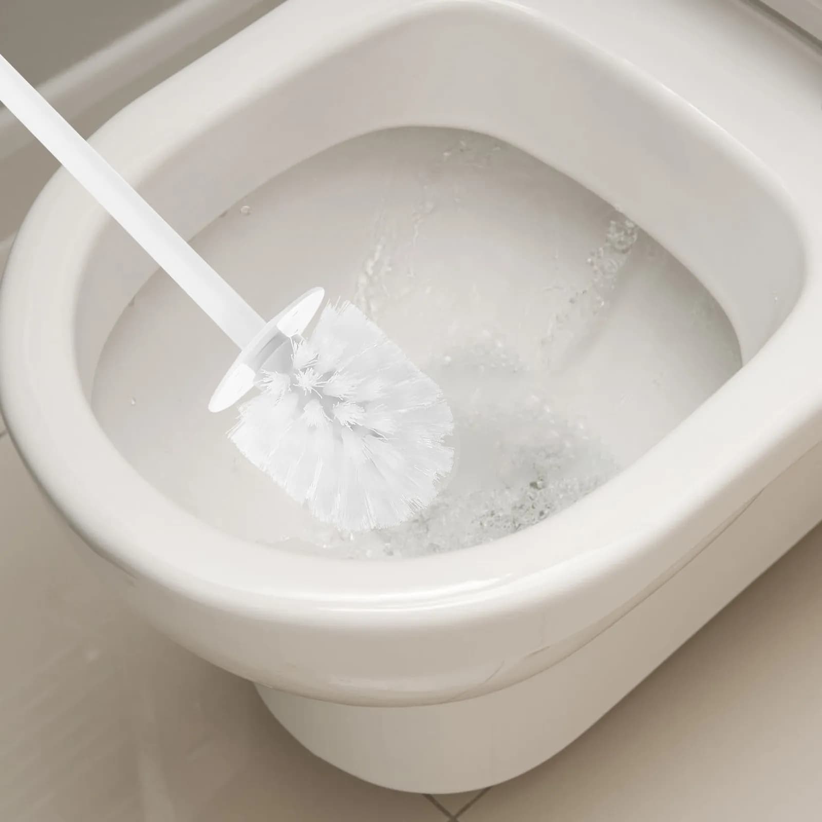 Set di 1 elegante spazzola per WC con supporto, strumento per la pulizia del bagno, design salvaspazio ed elegante per l'arredamento di bagno e cucina