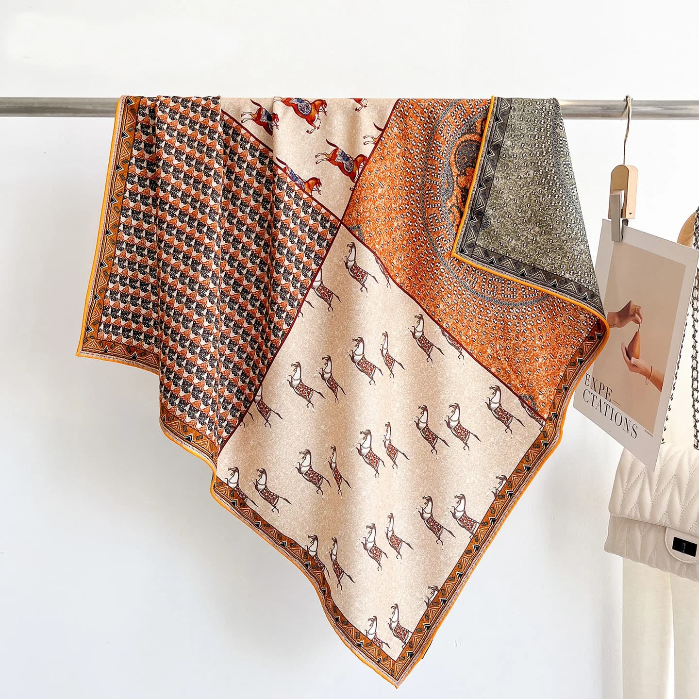 2025 Autunno/Inverno Nuovo asciugamano in seta di seta da 90 cm quadrato da donna francese leggero di lusso con protezione per il collo