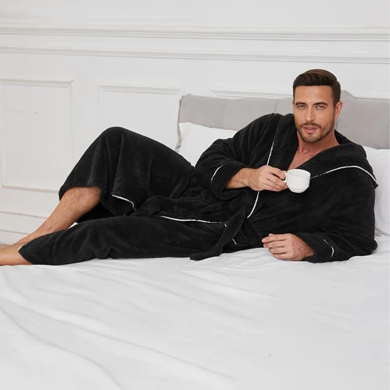 Fashionable and comfortable pair bathrobe in soft autumn and winter cotton fleece in American style, warm men's nightwear