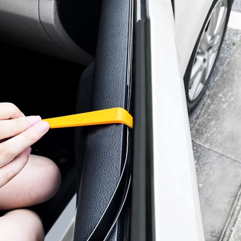 Strisce sigillanti per alzacristalli per auto Riempitore per finestrini laterali in gomma per auto Guarnizione a forma di V Striscia di tenuta per finestrini per auto Isolamento acustico Merci