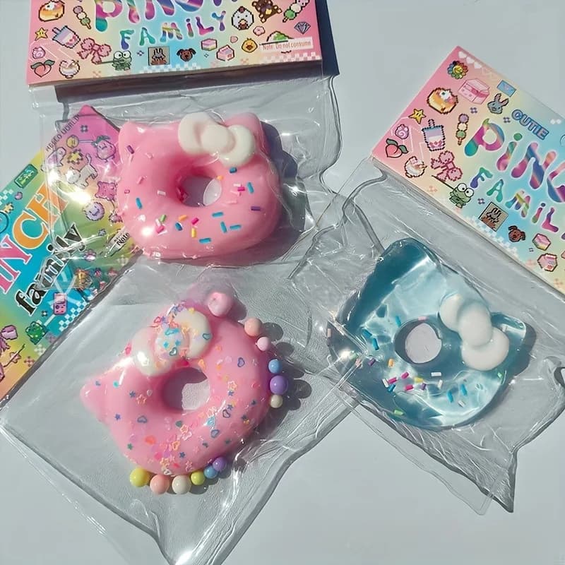 Simpatico Giocattolo Squishy a Forma di Ciambella, Antistress Morbido in TPR Modellabile con Orecchie e Glassa, Regalo Perfetto per Bambini, Feste e Compleanni