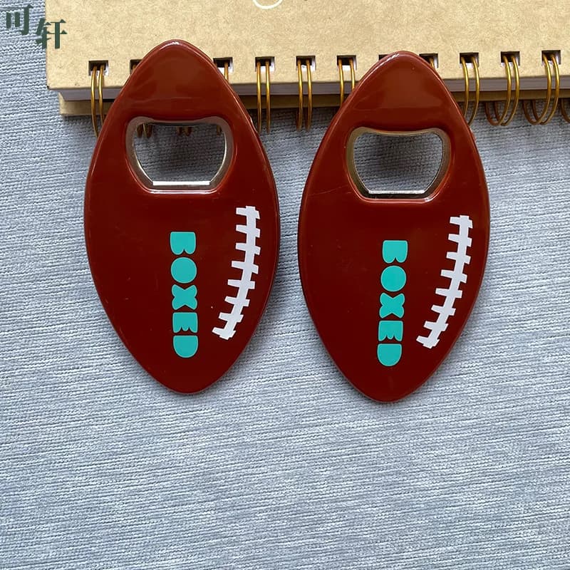 Apribottiglie magnetico Kexuan a forma di pallone da football americano, calamita da frigo in plastica, regalo pubblicitario per casa, cucina, bar, feste, amanti della birra