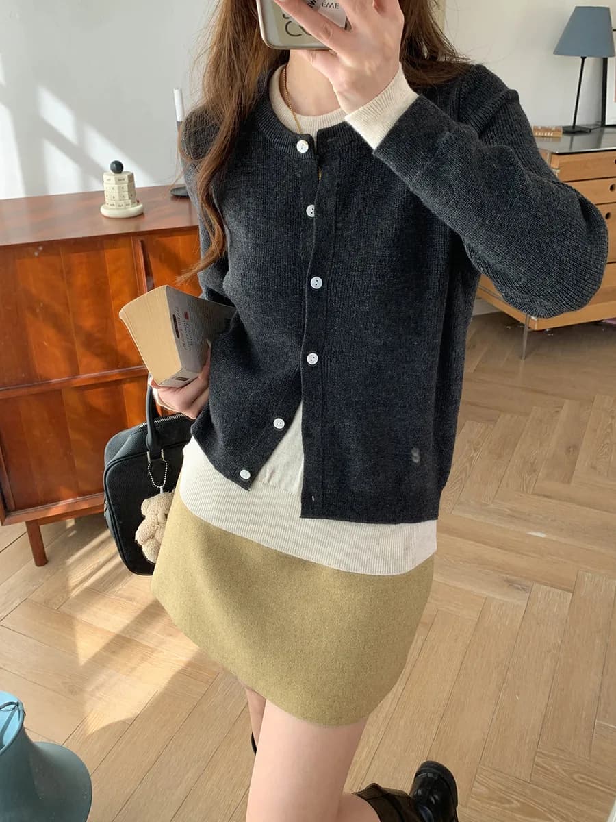 Women's Winter Casual Wool Blended Knitted Sweater Fake Two-Piece Spliced Design Comfortable Fit Knitwear for Cold Weather
