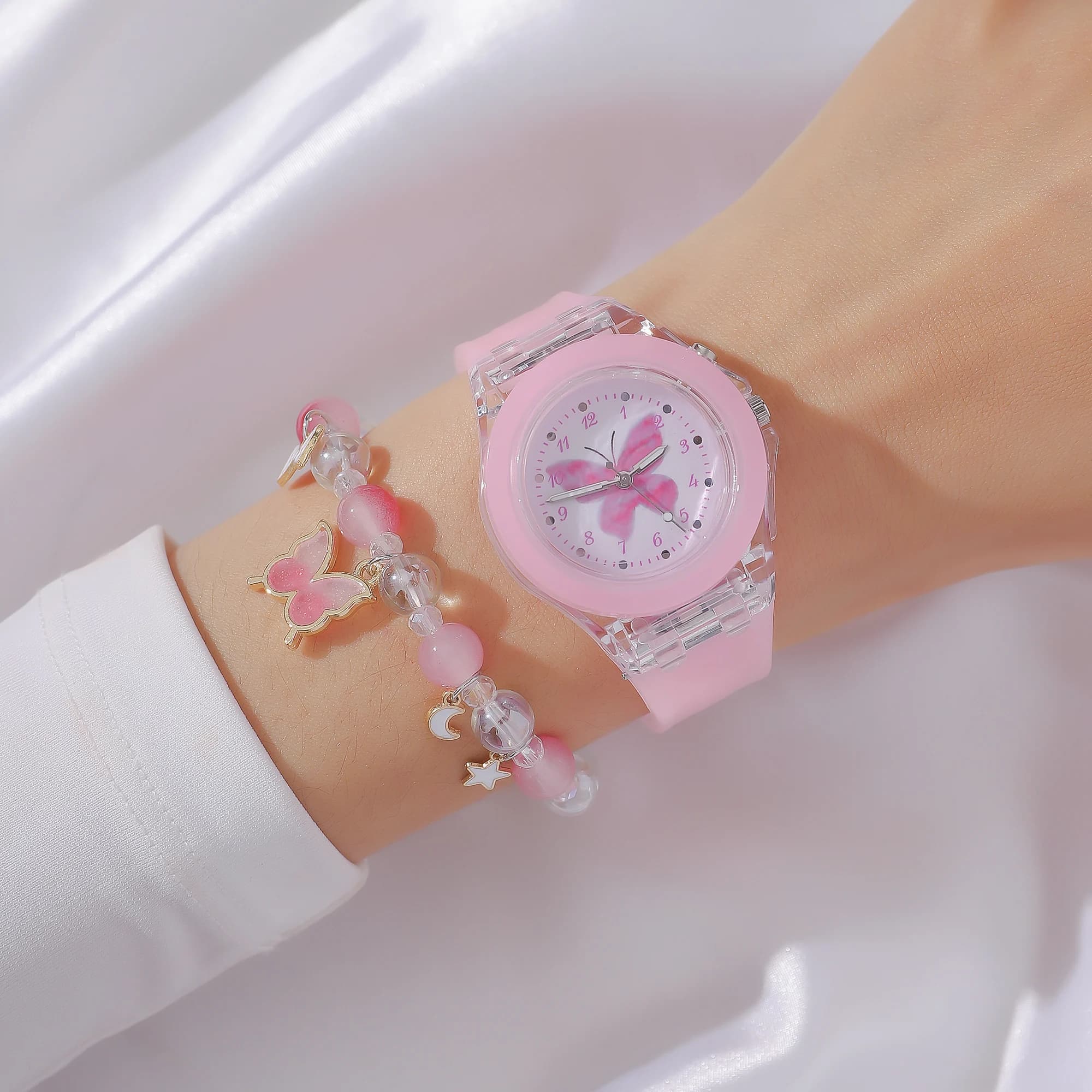 Nessuna confezione regalo Nuovo cartone animato modello farfalla orologio da polso in silicone farfalla con perline set da 2 pezzi