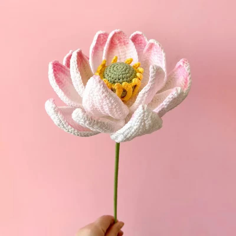 Hand-Woven Lotus Flower Buds Seeds And Leaves Decorative Ornaments for Home Wedding Buddhist Hall Decoration