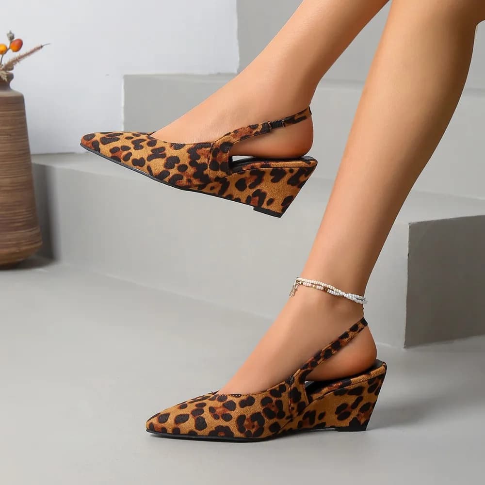 Women's Spring and Summer New Retro Style Elegant Pointed Niche Leopard Print High-heeled Sandals