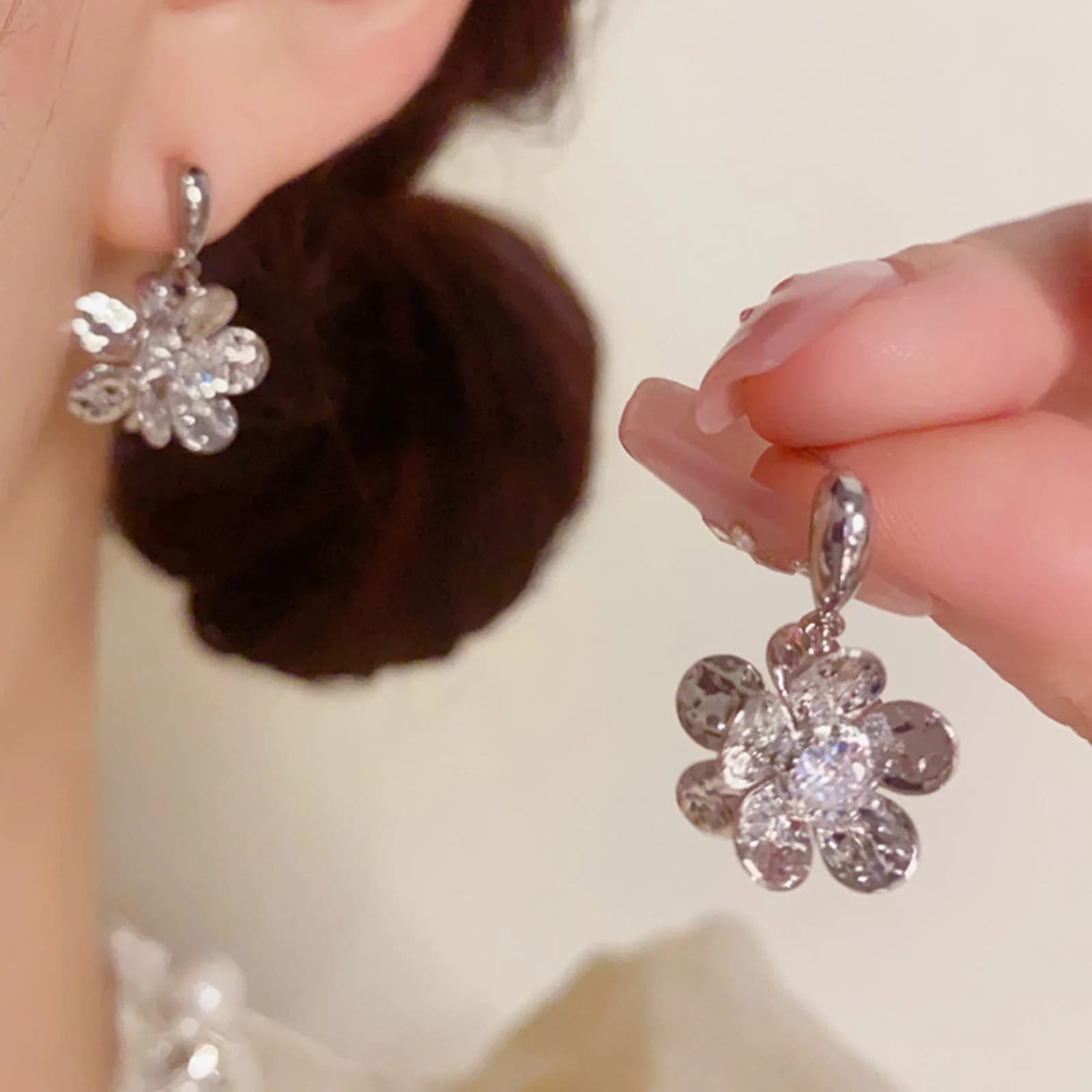 Light Luxury High-Grade Versatile Exquisite Earrings, Fashion Zircon Flower Stud Earrings for Women, Unique Minimalist Style Ear Jewelry