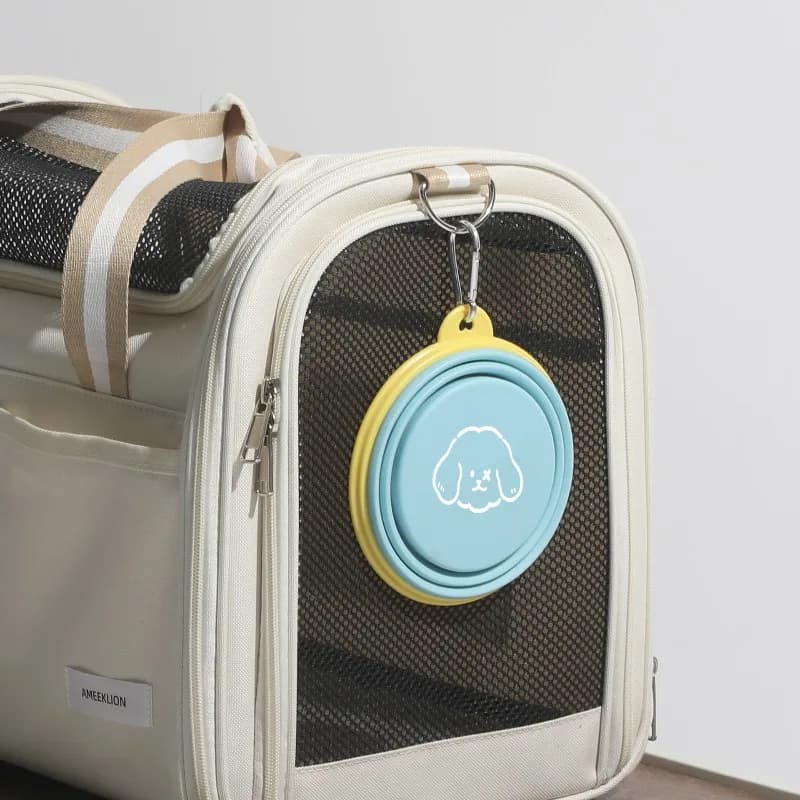 Ciotola per mangiatoia per cani pieghevole portatile in silicone Dispenser per animali domestici 2 in 1 Gatto per cani da viaggio all'aperto con bottiglia per moschettone Contenitore per acqua alimentare
