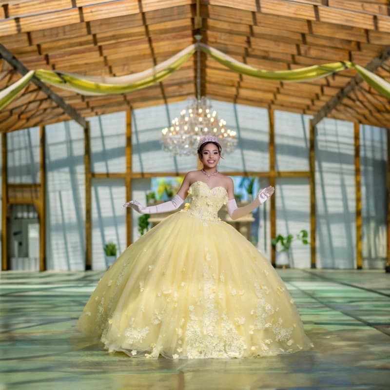 Abiti Quinceanera giallo chiaro lucido personalizzati con spalle scoperte Tull con paillettes applique fiore 3D Vestido De 15 Quinceanera