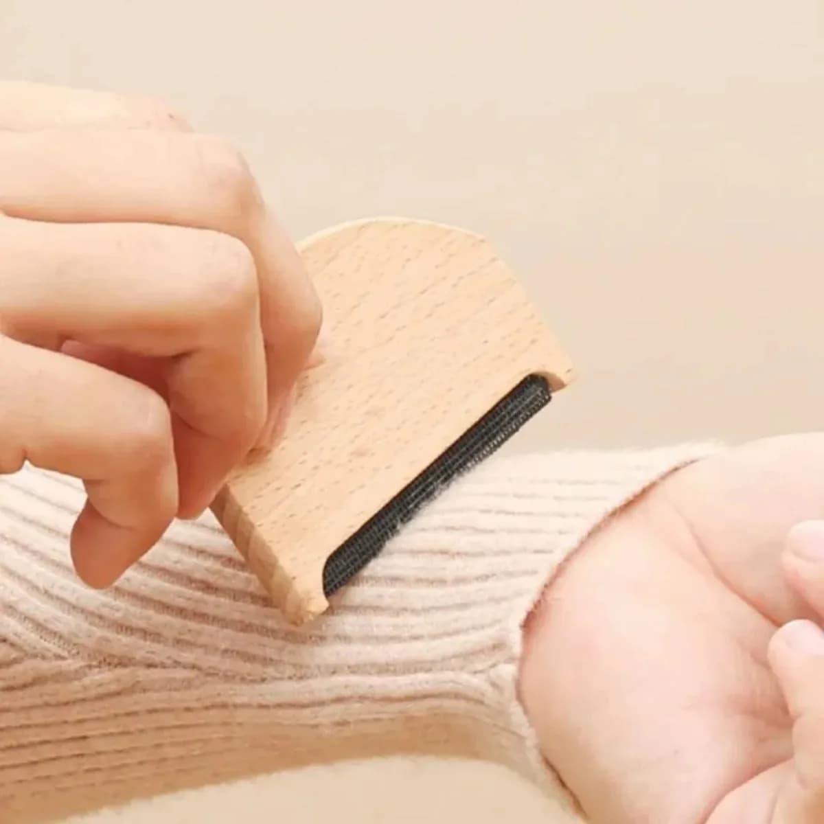 Portable Wooden Fluff Remover Shaver for Cashmere Sweater Clothes Pilling Lint Fur Epilator Fabric Small Cleaning Brush Tool