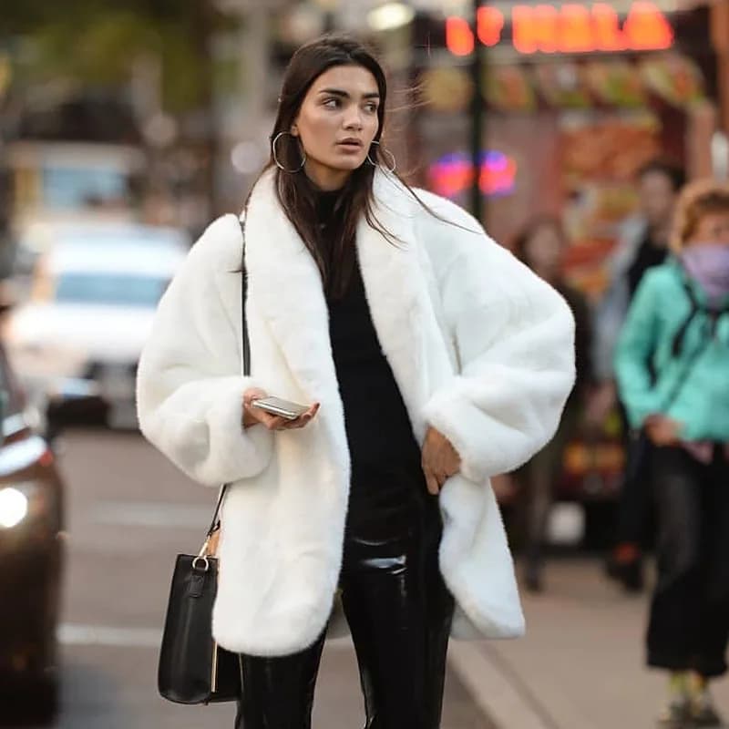 Elegante Giacca in Pelliccia Bianca da Donna, Cappotto in Finta Pelliccia Ecologica, Stile Lussuoso da Strada, Nuova Collezione Invernale di Ziruxiang