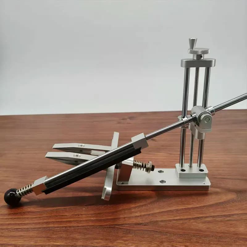 Affilacoltelli professionale reversibile regolabile per affilare i coltelli ad angolo fisso diamantato da cucina in lega di alluminio 360 °