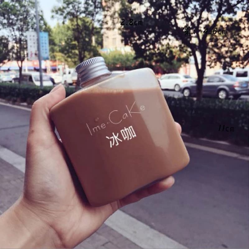 Bottiglie di plastica da 250ml per contenitori per bevande bottiglie di acqua potabile bottiglia d'acqua in plastica con coperchi tappi