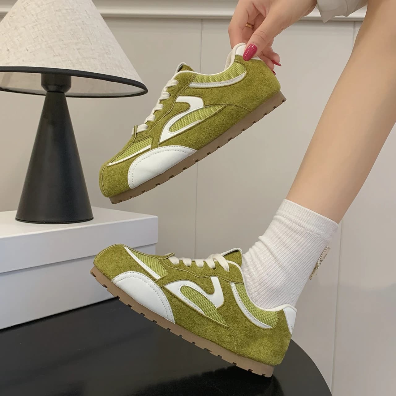 2026 New Spring Summer Women Vintage Training Shoes, Soft Sole Light Breathable Versatile Casual Sneakers White Shoes