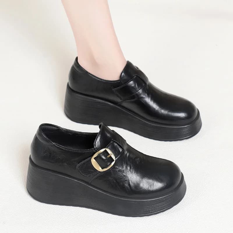 Mocassini Neri in Morbida Pelle con Fibbia, Scarpe con Plateau Spesso da 5,5 cm, Comode e Vintage, Collezione Primavera 2026, Modello Deep Mouth, Ideali per l'Ufficio e per la Mamma