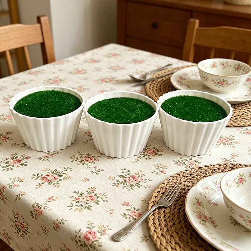 Piante verdi nordiche in vaso quadrato a griglia, decorazione da scrivania per ufficio e soggiorno, piante floreali semplici e creative.