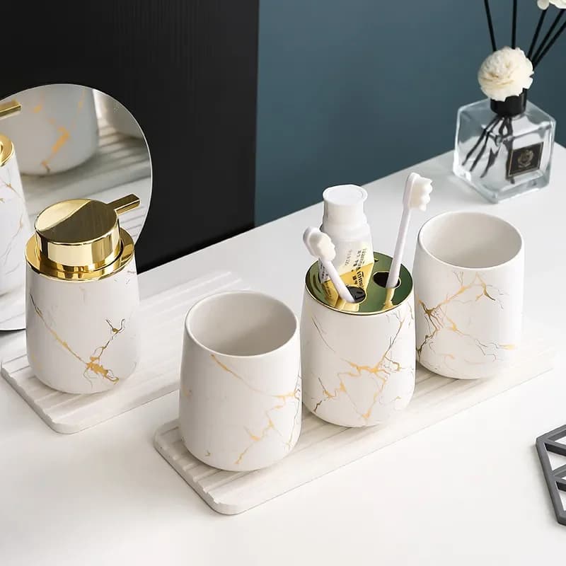 Set da bagno in ceramica oro opaco Decor Dispenser di sapone portaspazzolino portasapone portasapone tazza per collutorio Set per il lavaggio del bagno