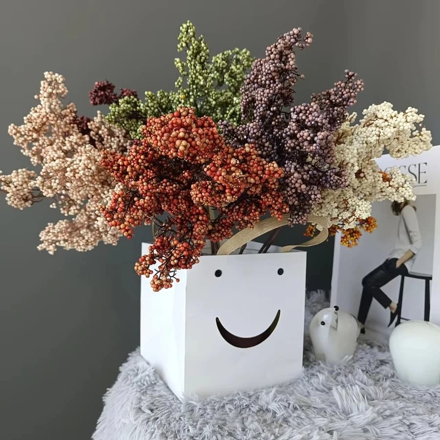 Fiori artificiali, piante, piccoli frutti verdi invernali, decorazioni per casa e ufficio, vasi, decorazioni per esterni, cortili, San Valentino, matrimoni, accessori per la sposa.