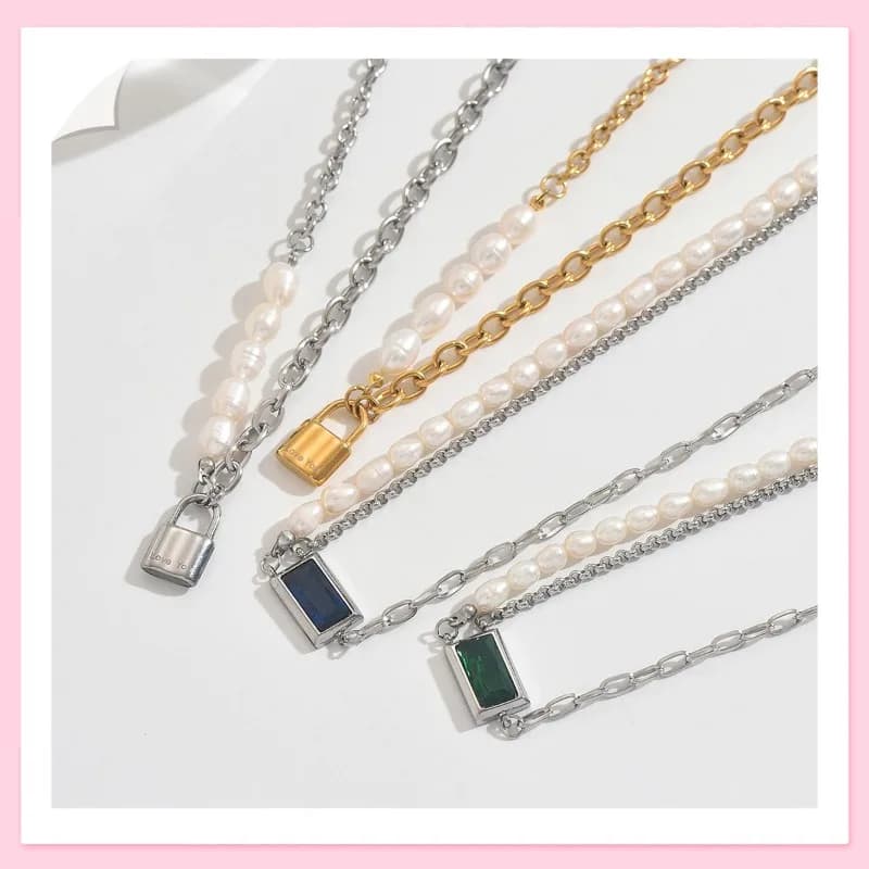 Collana da donna in acciaio al titanio con perle e chiusura a mattoncino quadrato, design irregolare, stile Sweet Cool Spice Girl, versatile e di nicchia